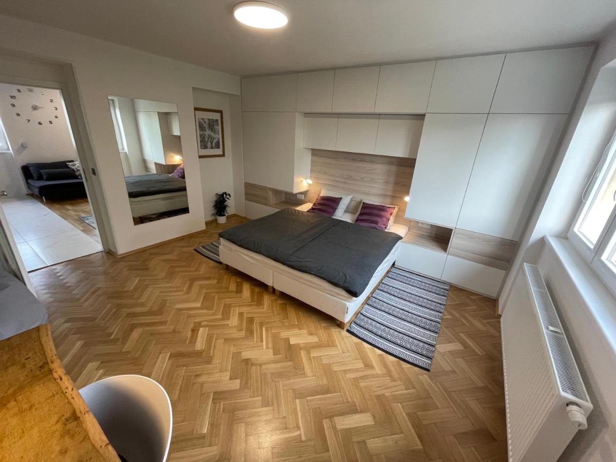 Apartman U Kolonady, ปอดเยบราดิ ภายนอก รูปภาพ